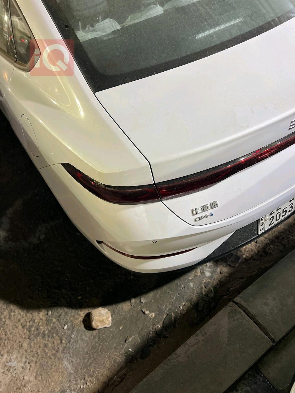 بی وای دی Qin Plus